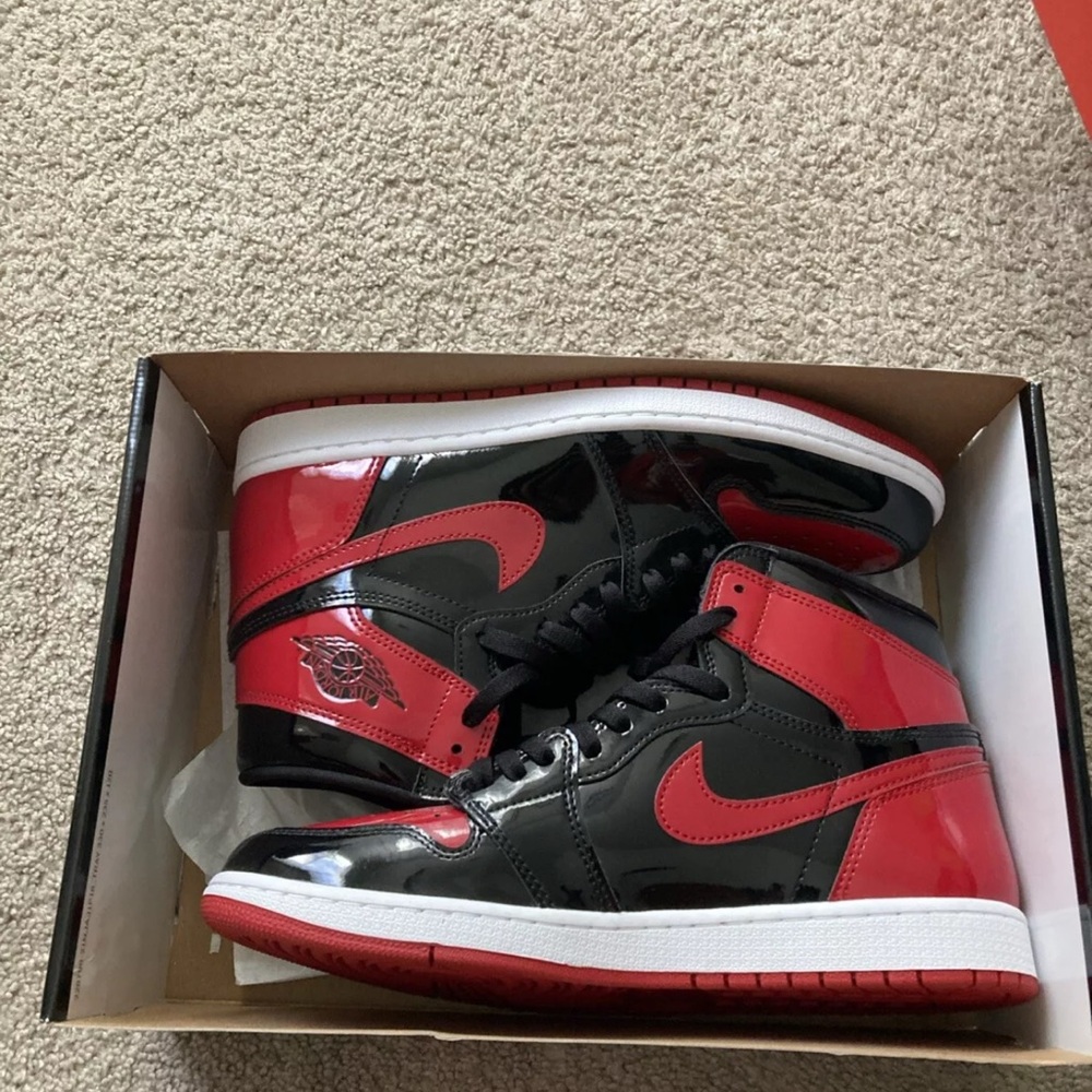 Nike Air Jordan 1 Retro High Black Red Sneakers